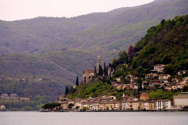 Bardolino et Lugana accords vins Lac-de-garde travel tourism landmark